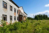 Здание столовой, с земельным участком, назначение: нежилое, площадью 1830,6 кв. м, этажность 2: Республика Коми, г. Печора, п. Березовка